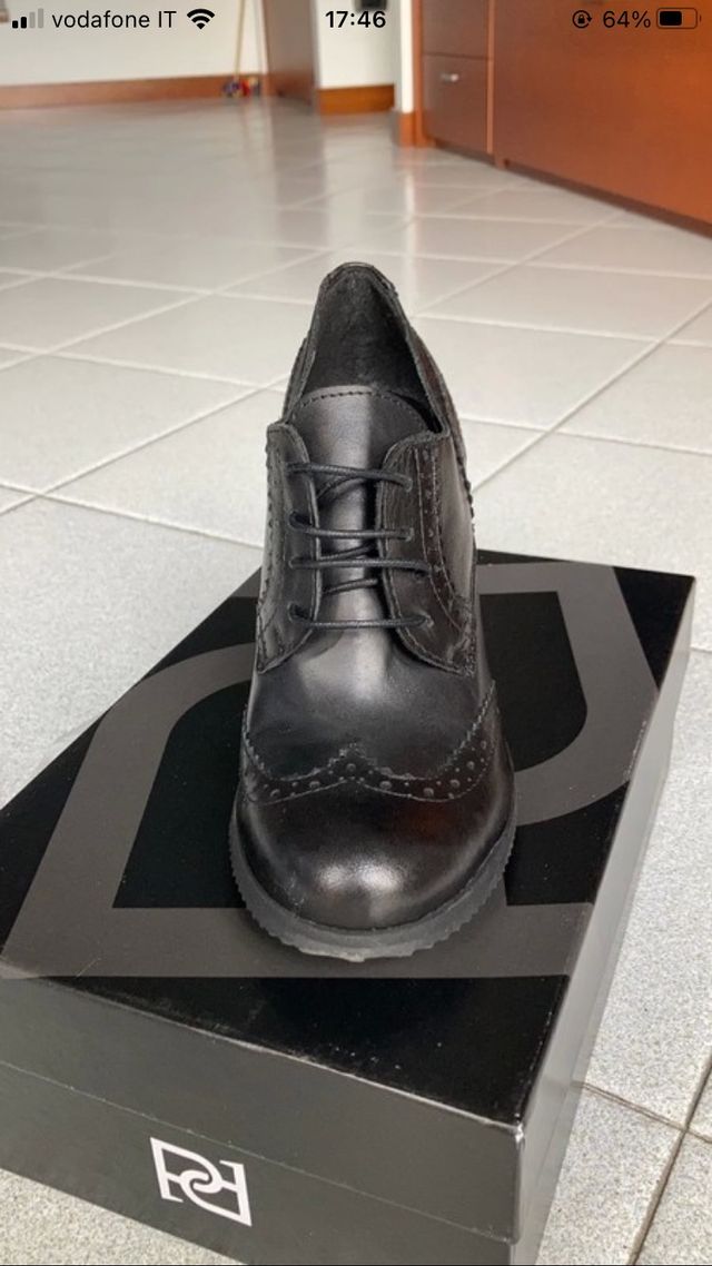 Scarpe francesine con tacco nere Primadonna