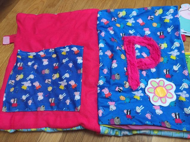 Libro interactivo - almohada Peppa pig