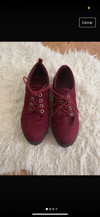 Zapatos ante granate de segunda mano por 5 EUR en Meco en WALLAPOP