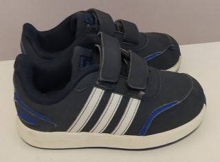Zapatillas Adidas niños talla 25 de segunda mano por 8 EUR en Palencia en  WALLAPOP