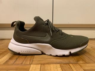 Zapatillas Nike caqui en perfecto estado de segunda mano por 50 EUR en  Madrid en WALLAPOP