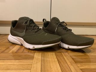 Zapatillas Nike caqui en perfecto estado de segunda mano por 50 EUR en  Madrid en WALLAPOP
