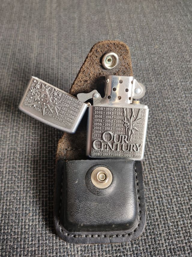 Zippo NUEVO Edición Our Century + funda de piel 