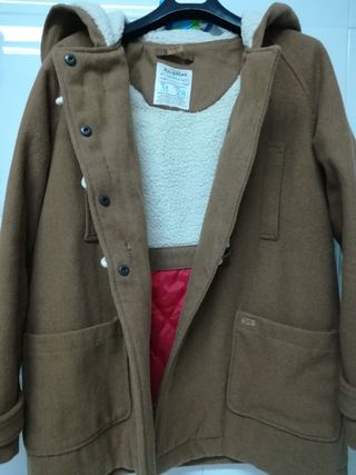 Abrigo trenca Pull and Bear de segunda mano por 12 EUR en A Coruña en  WALLAPOP