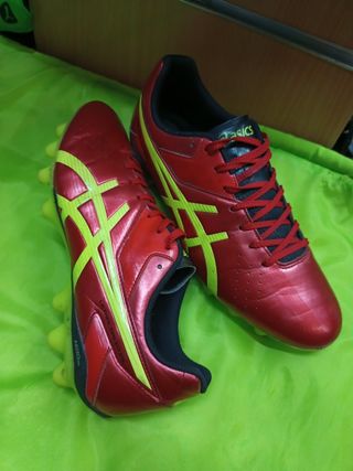 Botas de fútbol Asics lethal speed rs fg talla 44 de segunda mano por 48  EUR en Barcelona en WALLAPOP
