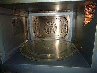 Microondas Whirlpool JQ 280 MB de segunda mano por 100 EUR en San Miguel de  Abona en WALLAPOP