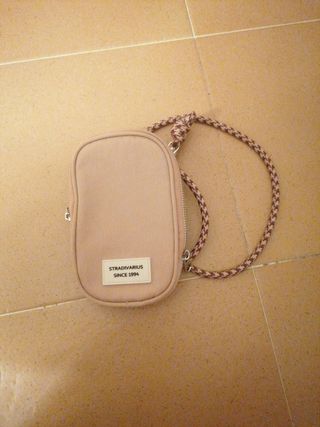 Bolso móvil Stradivarius de segunda mano por 7 EUR en Urbanizacion Santa Fe  en WALLAPOP