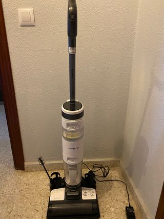 Aspiradora-fregasuelos tineco de segunda mano por 160 EUR en Huelva en  WALLAPOP