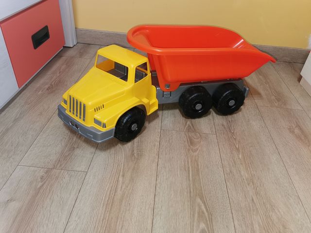 camion giocattolo grande