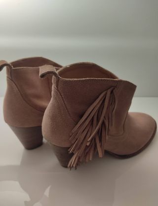 Botín de Piel estilo Campera Stradivarius de segunda mano por 9 EUR en  Torrelavega en WALLAPOP
