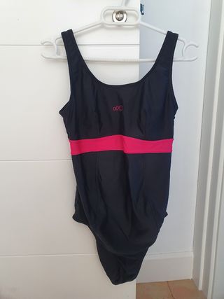 Bañador premamá Decathlon TS de segunda mano por 4 EUR en Hoyo de  Manzanares en WALLAPOP