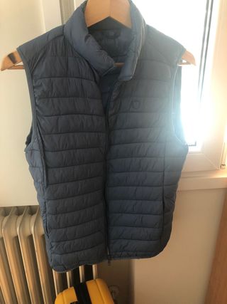 Chaleco Alvaro Moreno de segunda mano por 10 EUR en Ávila en WALLAPOP