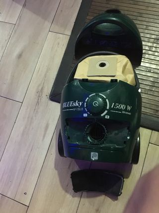 Aspirador Bluesky 1500W de segunda mano por 15 EUR en Valladolid en WALLAPOP