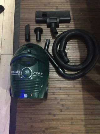 Aspirador Bluesky 1500W de segunda mano por 15 EUR en Valladolid en WALLAPOP