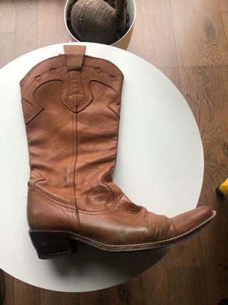 Botas Cowboy Zara marrones de segunda mano por 10 EUR en Barcelona en  WALLAPOP