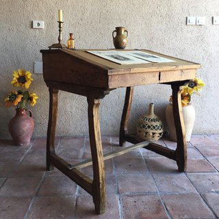 Mesa de despacho antigua de madera