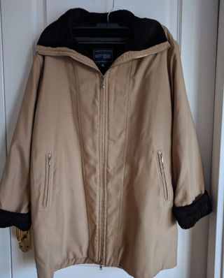 Abrigo Easy wear. de segunda mano por 17 EUR en Leganés en WALLAPOP