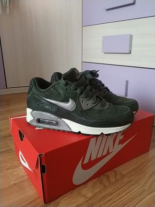 Nike Air Max 90 originales de segunda mano por 80 EUR en Burgos en WALLAPOP