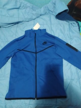 Chaqueta nike tech azul de segunda mano por 35 EUR en Getafe en WALLAPOP