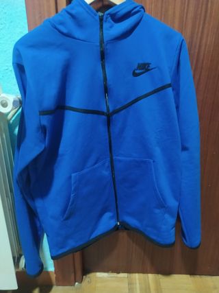 Chaqueta nike tech azul de segunda mano por 35 EUR en Getafe en WALLAPOP