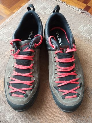 Zapatillas trekking Salewa goretex mujer Talla39 de segunda mano por 75 EUR  en Loiola en WALLAPOP