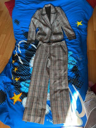 Traje de pantalón mujer naf naf de segunda mano por 70 EUR en Ponferrada en  WALLAPOP
