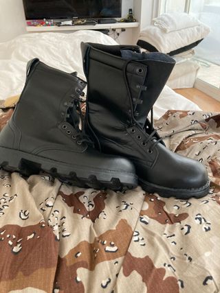 Botas piel militares de segunda mano por 25 EUR en Inca en WALLAPOP