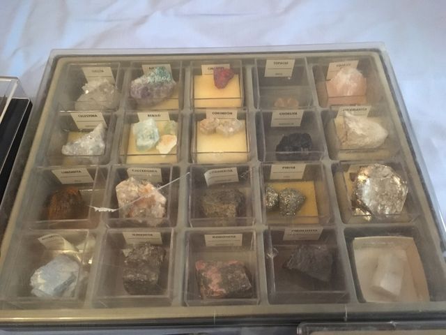 5 cajas Colección de minerales