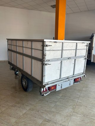 alquiler de remolque de carga y mercado