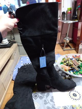 Botas mosqueteras n 40 a estrenar marca marypaz de segunda mano por 40 EUR  en Barcelona en WALLAPOP