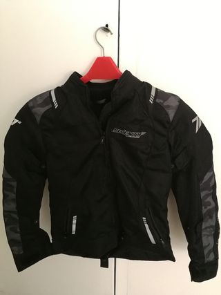 Chaqueta moto chica S de segunda mano por 90 EUR en Valencia en WALLAPOP