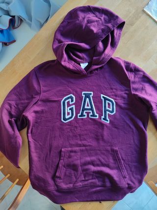 Sudadera GAP para mujer talla M de segunda mano por 10 EUR en Majadahonda  en WALLAPOP