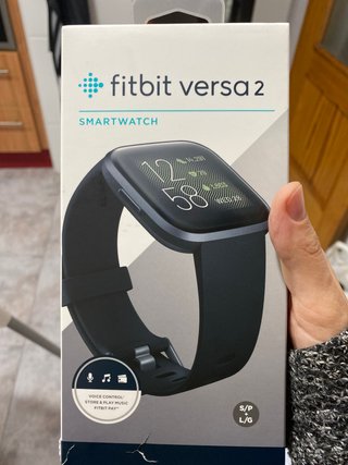 Smartwatch fitbit versa 2 de segunda mano por 80 EUR en Molina de Segura en  WALLAPOP