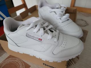 Reebok Classic Leather talla 33 Niña\\/chica de segunda mano por 35 EUR en  Narón en WALLAPOP