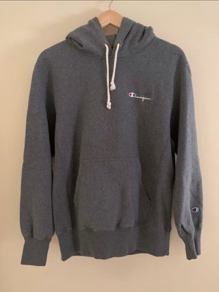 Sudadera champion gris oscuro de chico. Talla L de segunda mano por 30 EUR  en Madrid en WALLAPOP