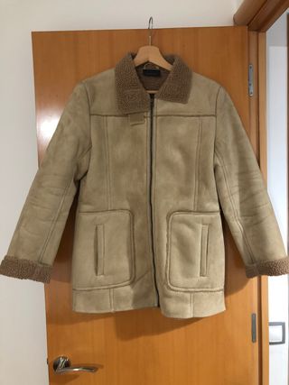 Abrigo Kiabi de segunda mano por 5 EUR en Esplugues de Llobregat en WALLAPOP