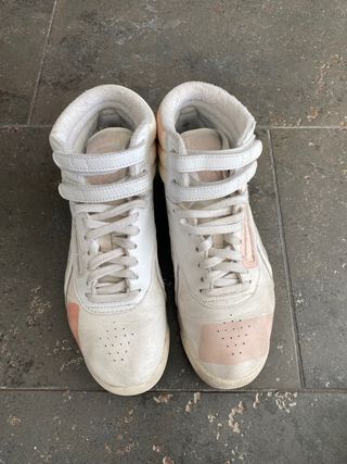 Zapatillas reebok freestyle hi. Blancas\\/rosa. de segunda mano por 15 EUR  en Alcorcón en WALLAPOP