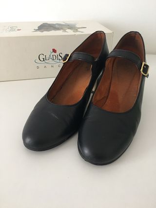 Zapatos de flamenco Gladis T35 de segunda mano por 8 EUR en El Masnou en  WALLAPOP