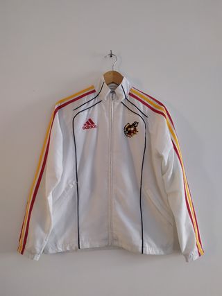 Chaqueta Adidas oficial selección española 2009 de segunda mano por 5 EUR  en La Flecha en WALLAPOP