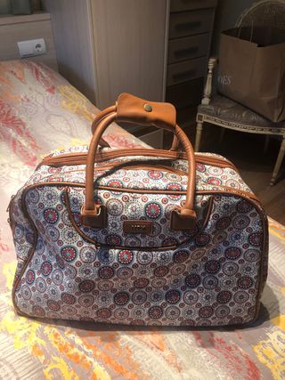 Bolsa de viaje grande de Misako de segunda mano por 20 EUR en Rubí en  WALLAPOP