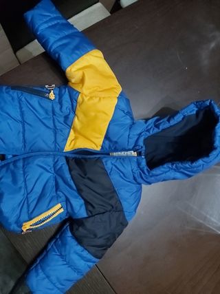 Abrigo bebé de segunda mano por 5 EUR en Yuncos en WALLAPOP