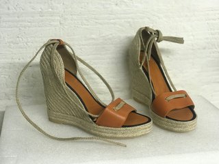 SANDALIAS CUÑA UN PASO MÁS talla38 NUEVAS