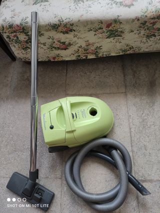 Aspiradora MOULINEX 1300W de segunda mano por 35 EUR en Barcelona en  WALLAPOP