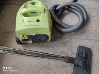 Aspiradora MOULINEX 1300W de segunda mano por 35 EUR en Barcelona en  WALLAPOP
