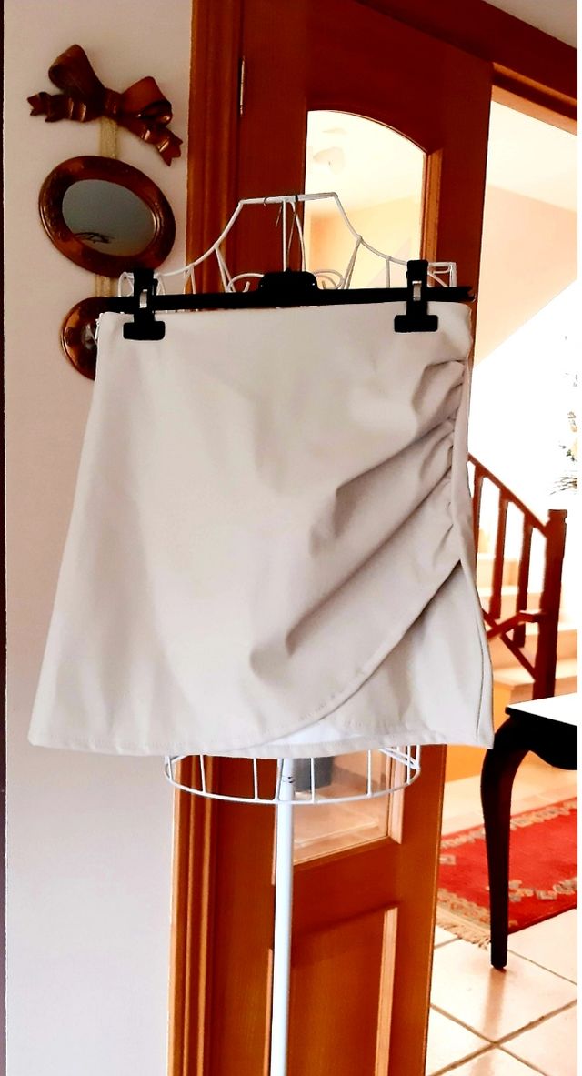 Falda polipiel  Nueva