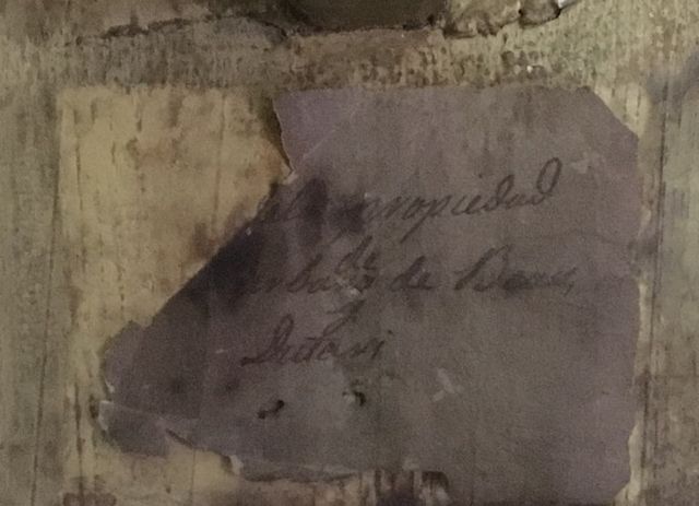 ANTIGUA SACRA EN PAN DE ORO. SIGLO XVIII