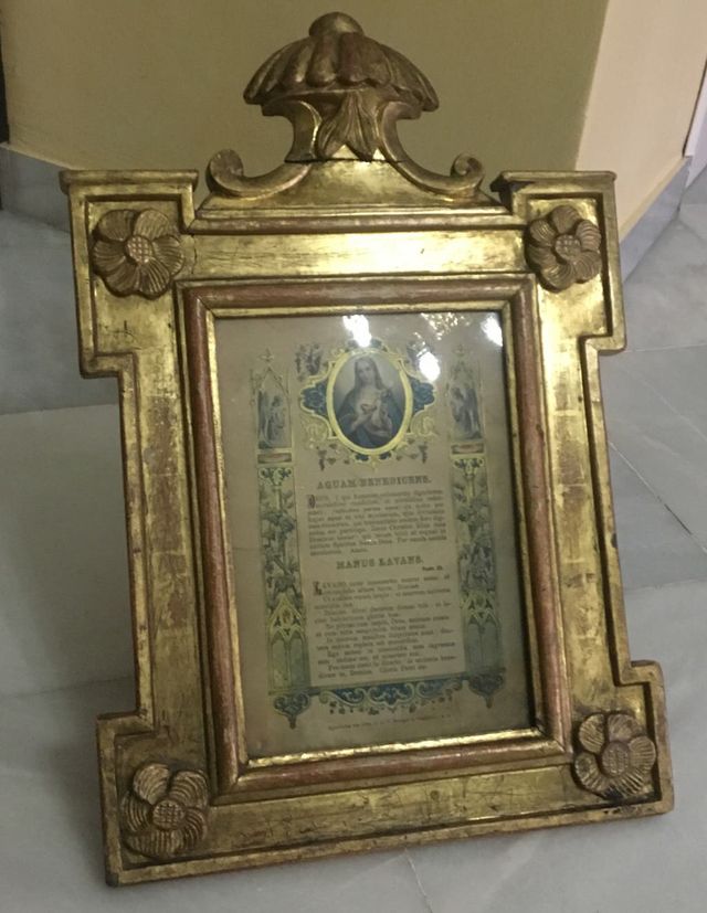 ANTIGUA SACRA EN PAN DE ORO. SIGLO XVIII