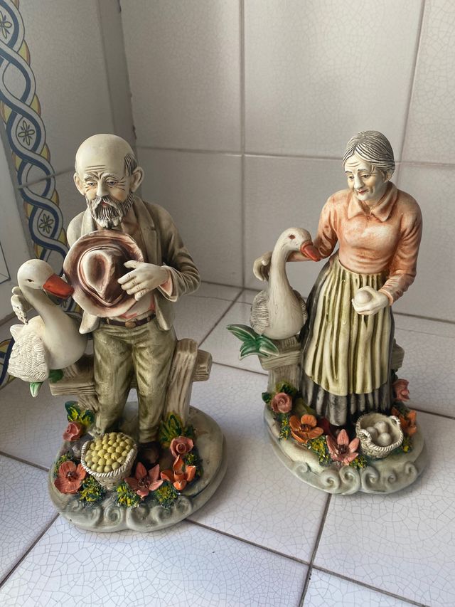 Pareja de esculturas