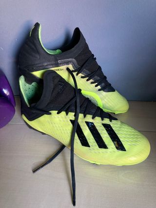 Botas Futbol Profesional(gama alta) de segunda mano por 35 EUR en Sant  Feliu de Llobregat en WALLAPOP