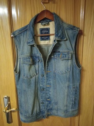Chaleco Pull and bear L de segunda mano por 12 EUR en Igualada en WALLAPOP